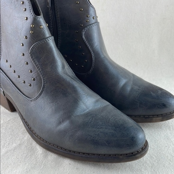 Buckle Gray Studded Ankle Boots Size 8 - Picture 3 of 11